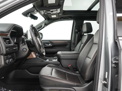 Used 2023 Chevrolet Suburban High Country AWD/4WD image 24