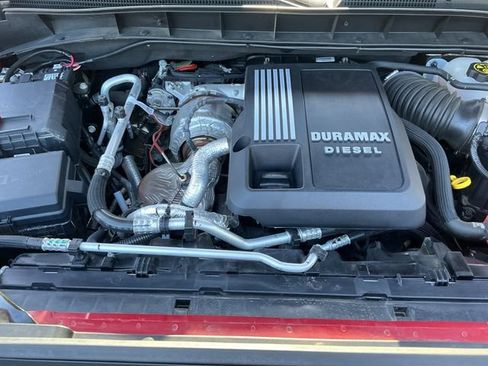 Used 2023 GMC Sierra 1500 AT4 w/ Technology Package AWD/4WD image 24