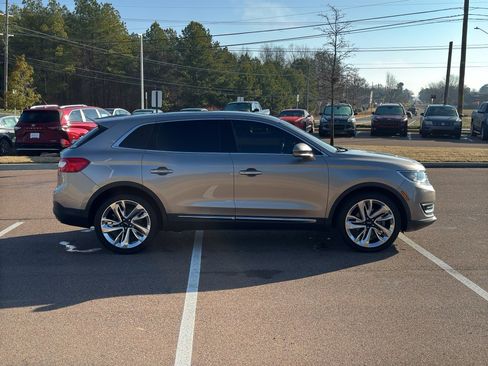 Used 2018 Lincoln MKX Reserve w/ Driver Assistance Package image 4