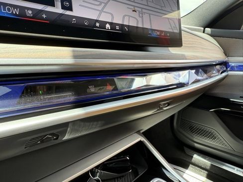 Used 2023 BMW 740i w/ Parking Assistance Package image 48