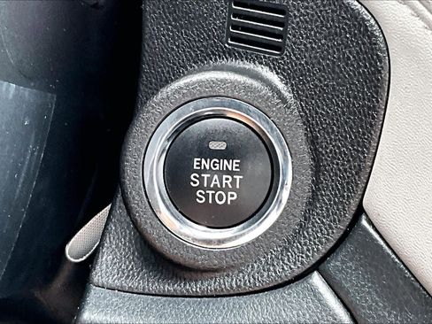 Used 2025 Subaru Outback Premium image 33