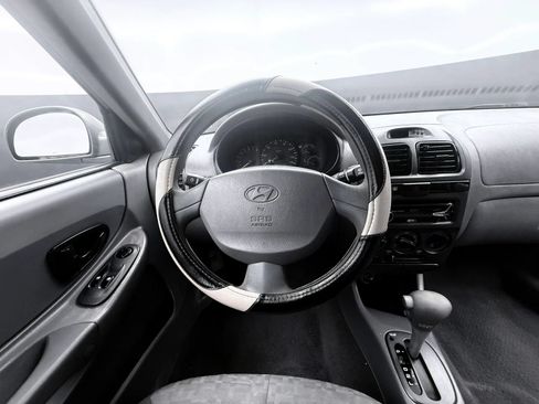 Used 2005 Hyundai Accent GT FWD image 13