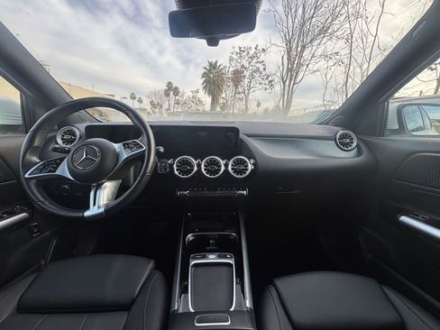 Used 2025 Mercedes-Benz GLA 250 4MATIC image 33