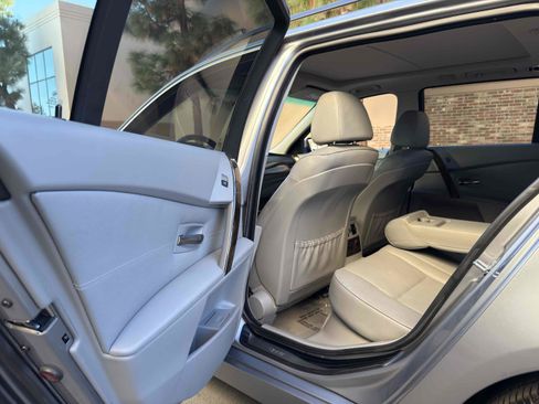 Used 2006 BMW 530xi Wagon image 69
