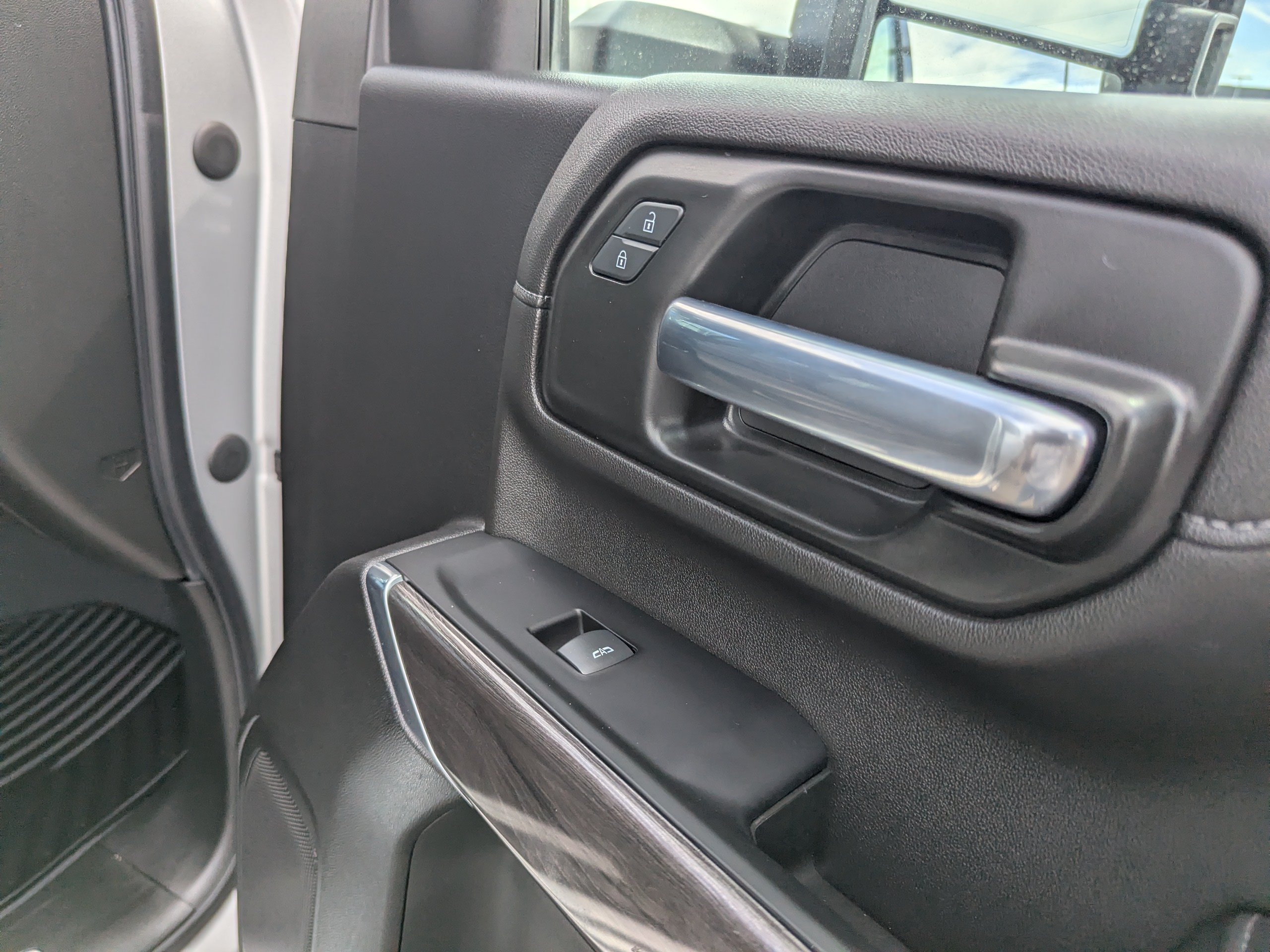Used 2022 Chevrolet Silverado 3500 LTZ AWD/4WD image 40