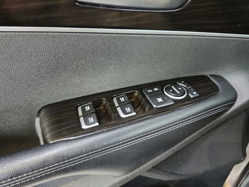Used 2020 Kia Sorento EX AWD/4WD image 19