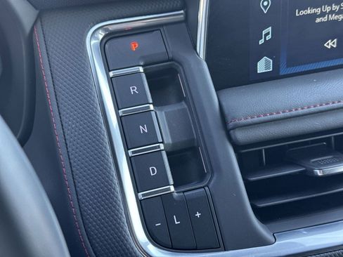 Used 2023 Chevrolet Suburban RST w/ Luxury Package image 26