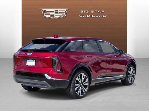 Used 2026 Cadillac Optiq Luxury 2 w/ LPO, Floor Liner Package AWD/4WD image 5