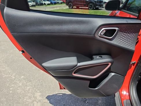 Certified 2022 Kia Soul LX FWD image 12
