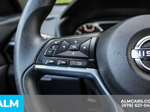 Used 2025 Nissan Altima 2.5 SV FWD image 25