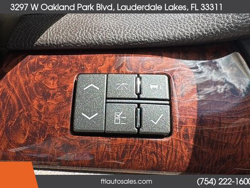 Used 2007 Cadillac DTS w/ Trunk Convenience Package image 75