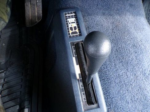 Used 1995 Chevrolet Silverado 1500 4x4 Regular Cab image 23