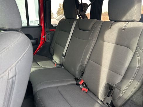Used 2019 Jeep Wrangler Unlimited Sport S AWD/4WD image 30