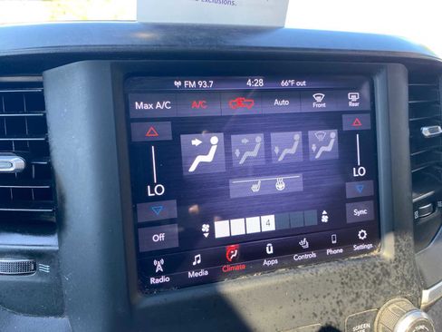 Used 2020 RAM 1500 Big Horn AWD/4WD image 18