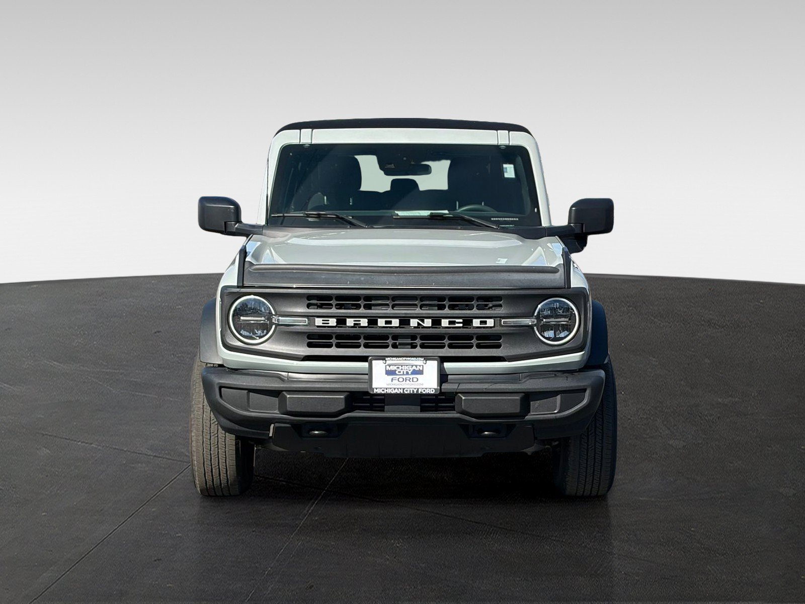 Used 2022 Ford Bronco 4-Door AWD/4WD image 2