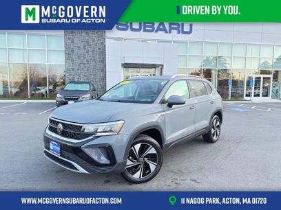 Used 2023 Volkswagen Taos SE w/ Panoramic Sunroof Package
