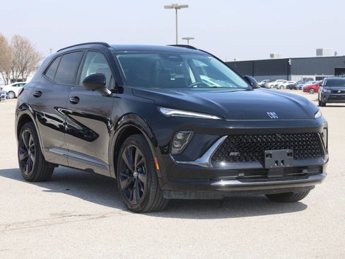 Used 2024 Buick Envision Sport Touring image 4