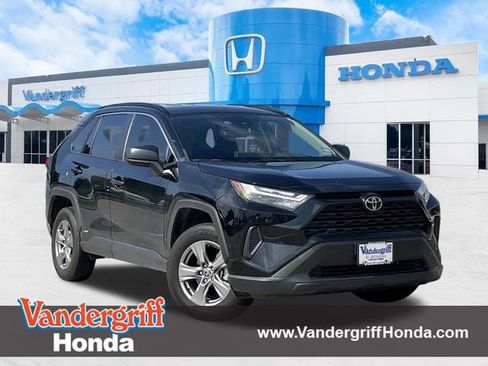 Used 2025 Toyota RAV4 LE AWD/4WD image 1