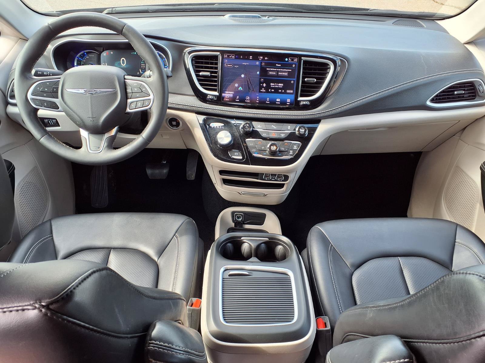 Used 2024 Chrysler Pacifica Limited FWD image 11