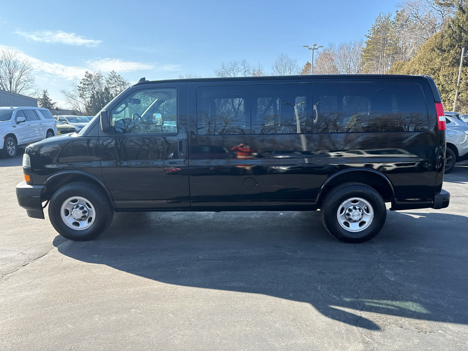 Used 2018 Chevrolet Express 2500 LS w/ Driver Convenience Package RWD image 6