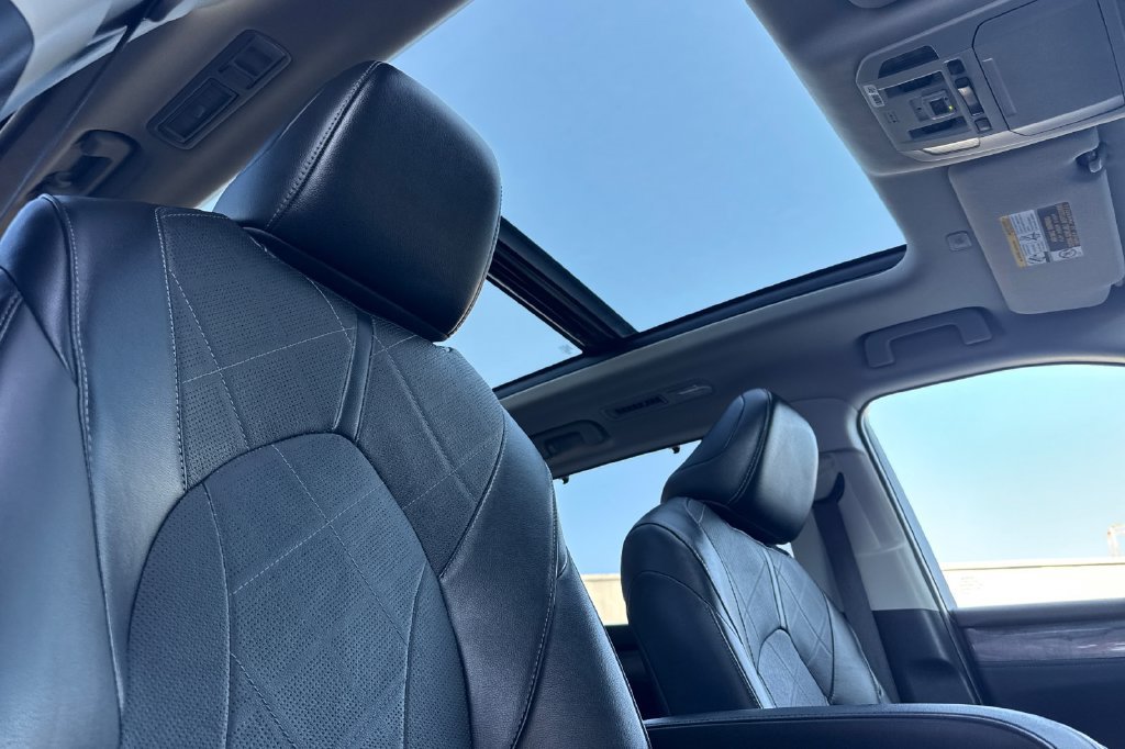 Used 2023 Toyota Highlander Platinum AWD/4WD image 17