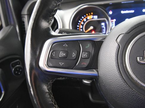 Used 2022 Jeep Wrangler Unlimited Sahara w/ Cold Weather Group image 18