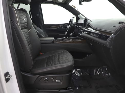 Used 2023 Cadillac Escalade ESV Sport Platinum w/ LPO, ONYX Package image 14