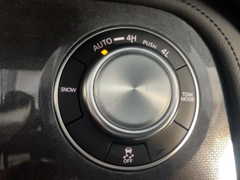 Used 2024 Nissan Armada SL w/ Midnight Edition Package image 17