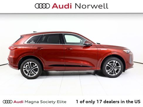 Used 2025 Audi Q5 Premium Plus w/ Premium Plus AWD/4WD image 19