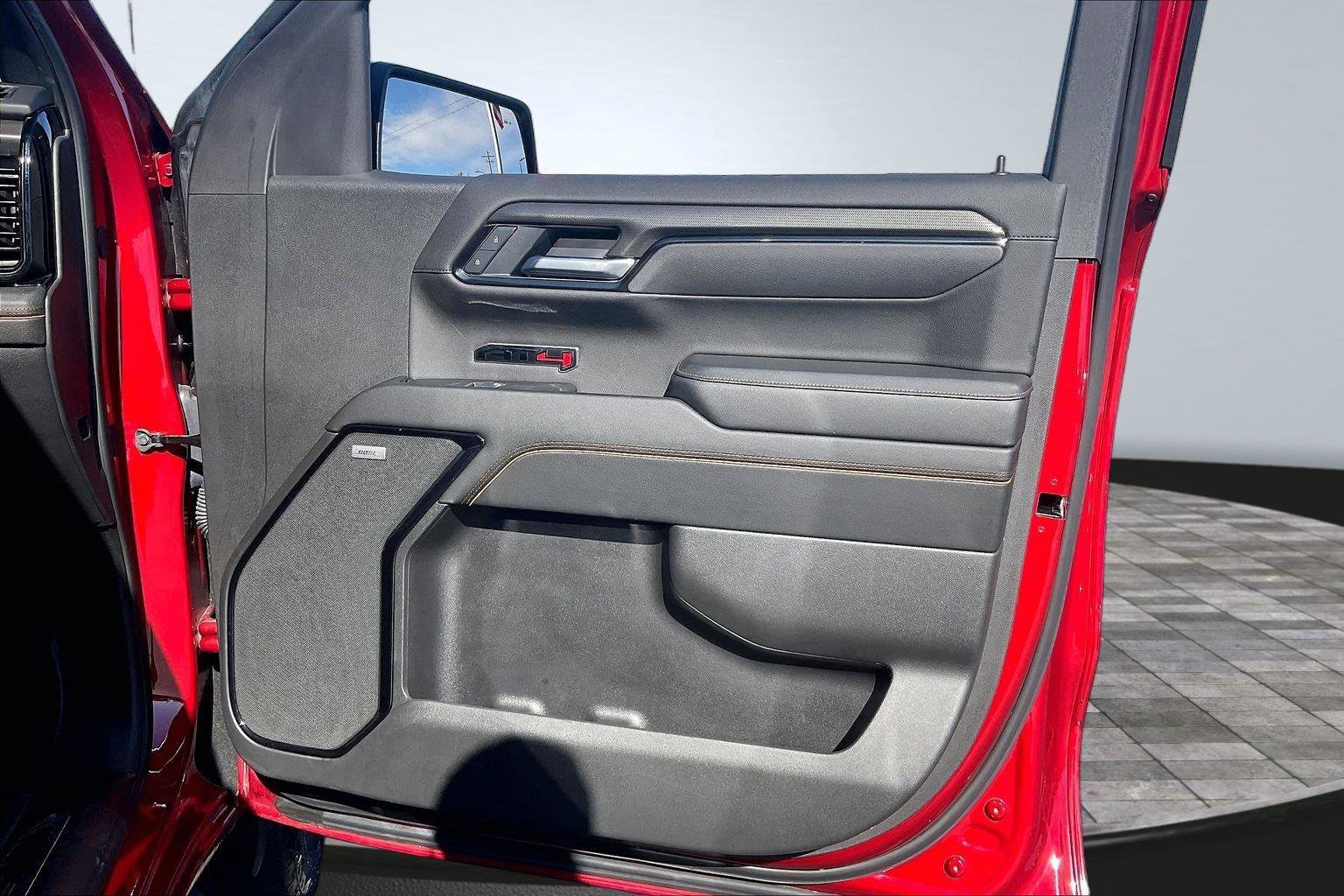 Used 2025 GMC Sierra 1500 AT4 w/ AT4 Premium Package AWD/4WD image 26