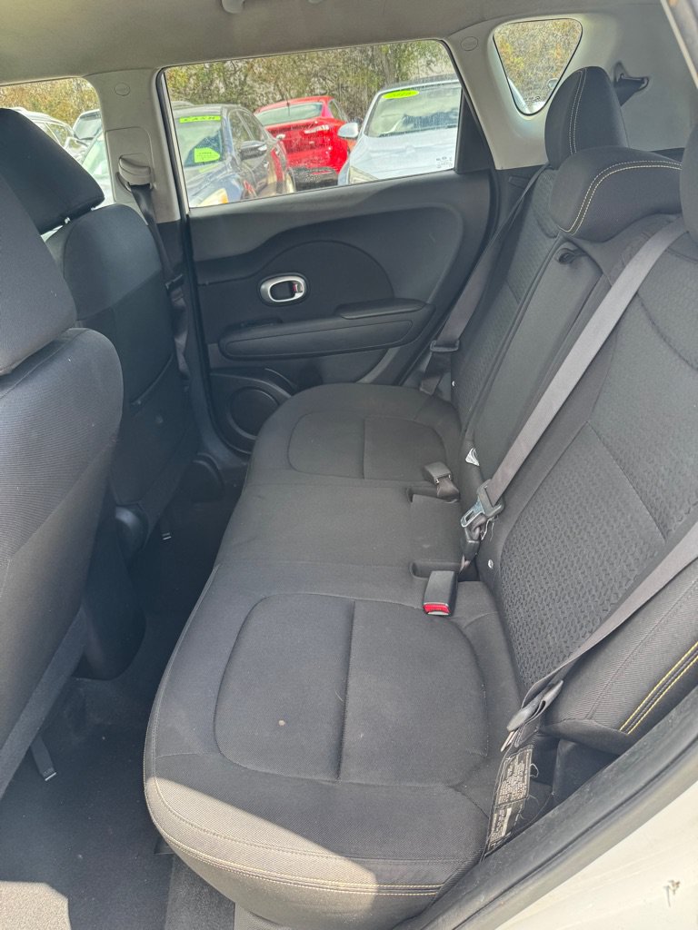 Used 2014 Kia Soul + FWD image 11