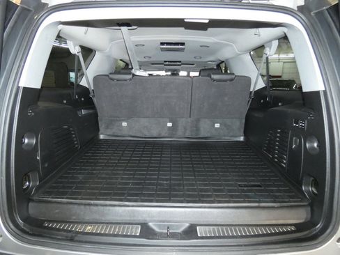 Used 2020 GMC Yukon XL SLT w/ Open Road Package image 6