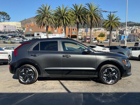 Used 2024 Kia Niro Wind FWD image 3