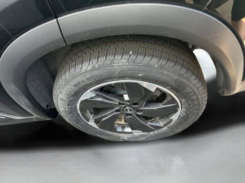 Used 2025 Nissan Rogue SV image 10