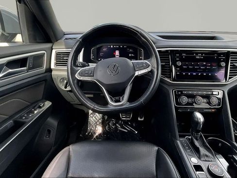 Used 2022 Volkswagen Atlas Cross Sport SEL R-Line AWD/4WD image 8
