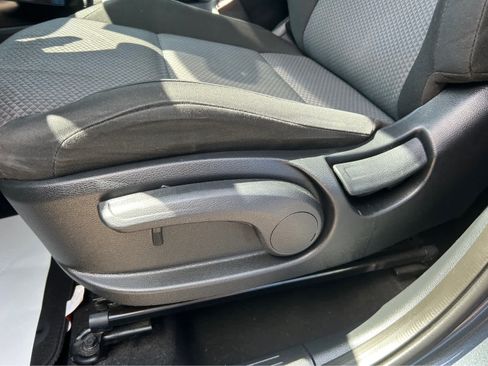 Used 2023 Kia Soul LX w/ LX Technology Package FWD image 9