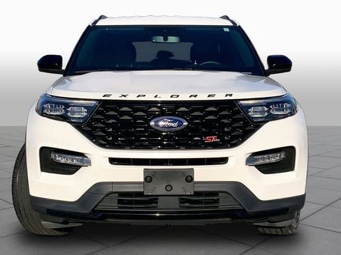 Used 2024 Ford Explorer ST-Line w/ Class IV Trailer Tow Package image 4