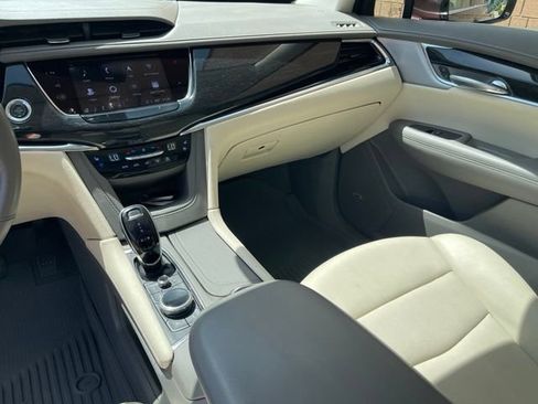 Certified 2022 Cadillac XT6 Premium Luxury w/ Technology Package AWD/4WD image 20