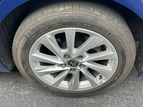 Used 2023 Toyota Camry LE w/ Convenience Package FWD image 9