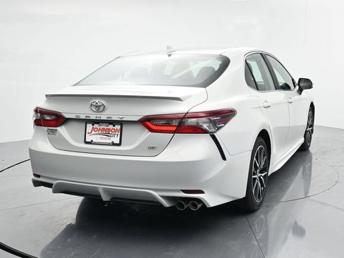 Used 2023 Toyota Camry SE FWD image 6