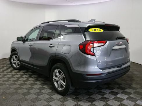 Used 2024 GMC Terrain SLE w/ Driver Convenience Package AWD/4WD image 8