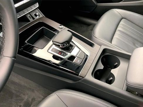 Certified 2023 Audi Q5 2.0T Premium w/ Convenience Package image 17
