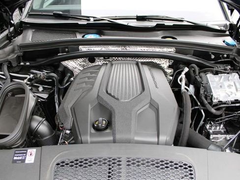 Used 2026 Porsche Macan AWD/4WD image 29