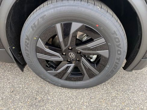 New 2026 Toyota C-HR AWD/4WD image 41