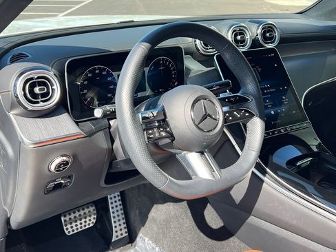 Used 2025 Mercedes-Benz GLC 350e 4MATIC image 16