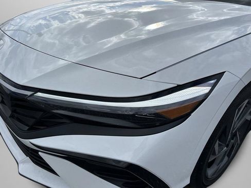 New 2026 Hyundai Elantra Limited FWD image 30