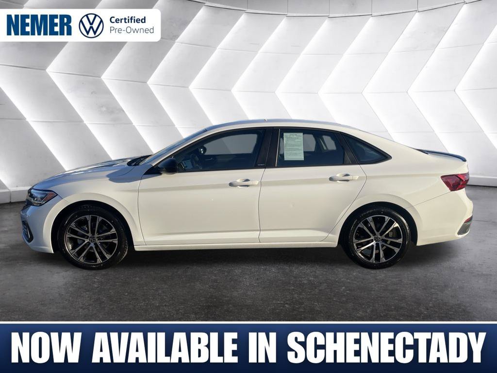 Used 2023 Volkswagen Jetta Sport FWD image 2