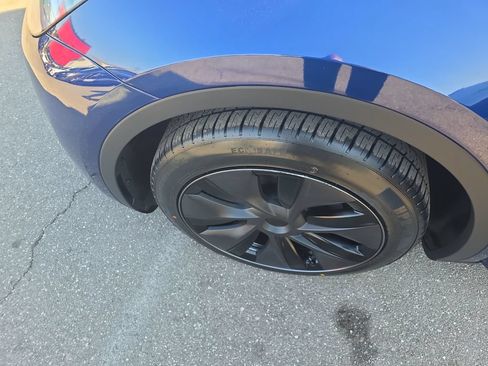 Used 2025 Tesla Model Y Long Range RWD image 26