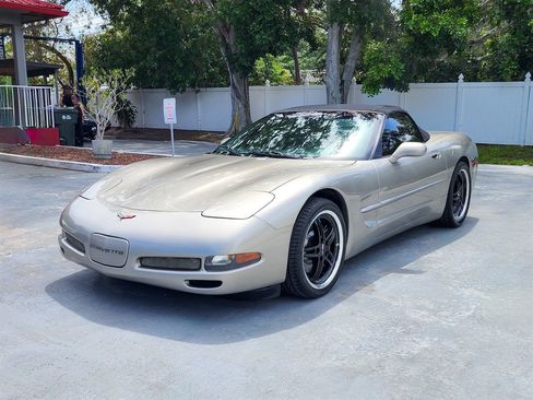 Used 1998 Chevrolet Corvette Convertible w/ Memory Pkg image 11