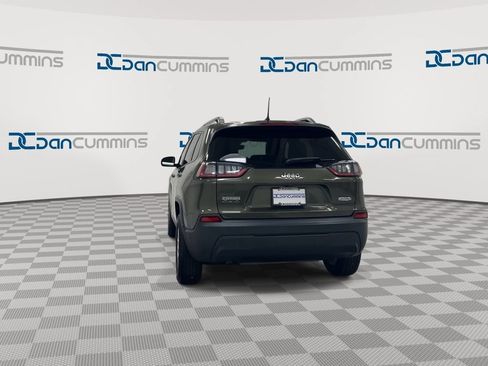 Used 2021 Jeep Cherokee Latitude AWD/4WD image 7